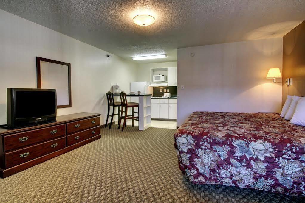 Intown Suites Extended Stay Greensboro Nc - Lanada 外观 照片