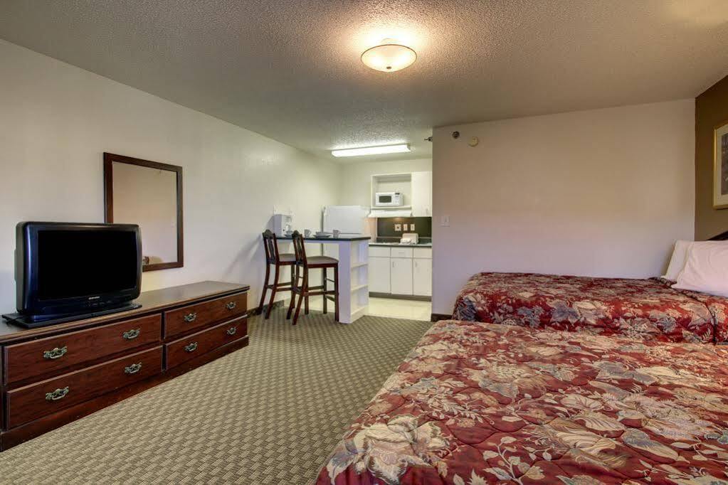 Intown Suites Extended Stay Greensboro Nc - Lanada 外观 照片