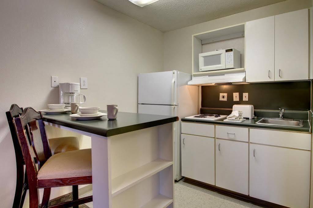 Intown Suites Extended Stay Greensboro Nc - Lanada 外观 照片